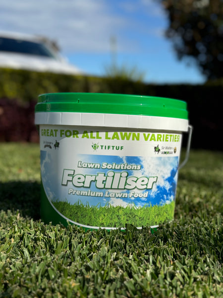 LSA Premium Lawn Fertiliser - 4kg or 10kg